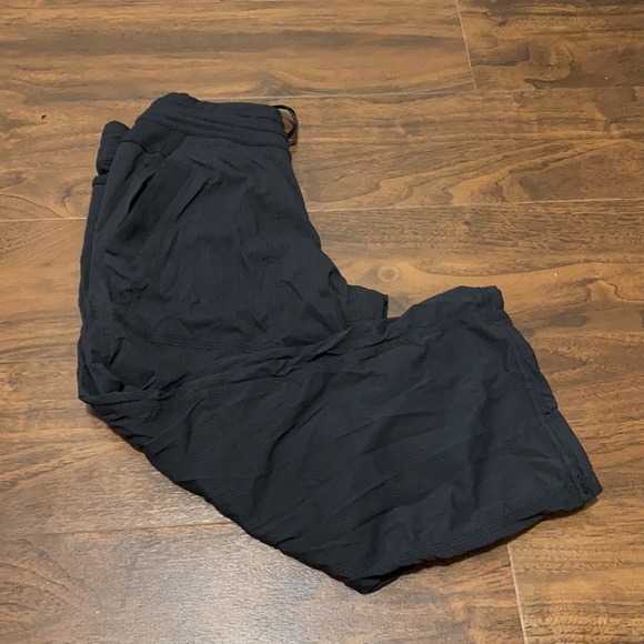 Lululemon Studio Crop Black size 4 - Picture 9 of 9